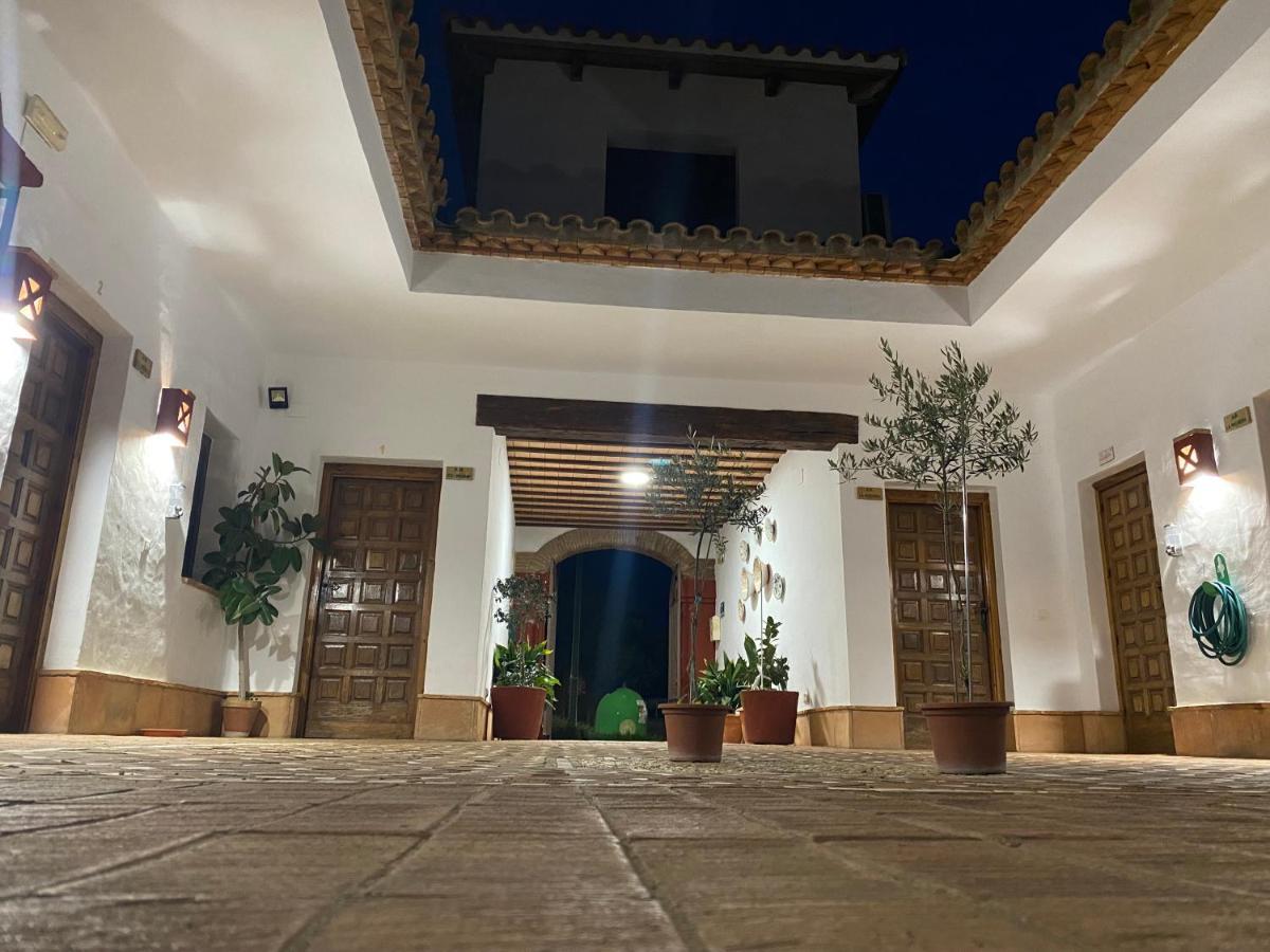 Apartamentos Turisticos - Hostal Los Alisos Aliseda Eksteriør billede