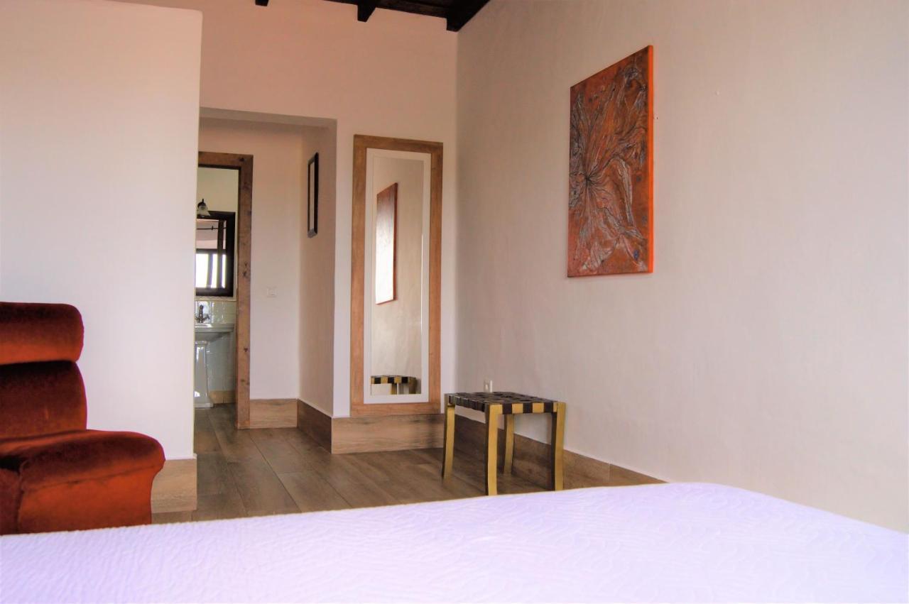Apartamentos Turisticos - Hostal Los Alisos Aliseda Eksteriør billede