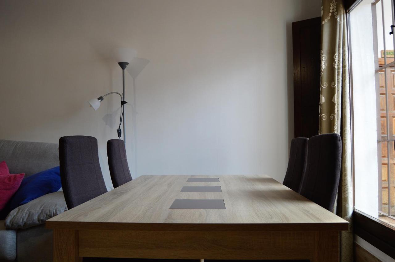Apartamentos Turisticos - Hostal Los Alisos Aliseda Eksteriør billede