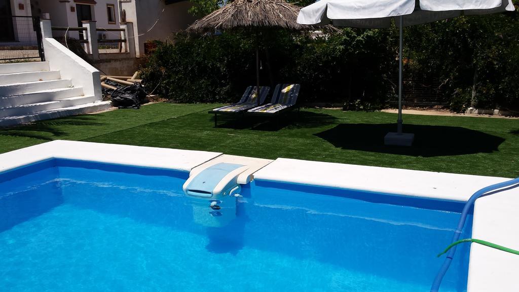Apartamentos Turisticos - Hostal Los Alisos Aliseda Eksteriør billede